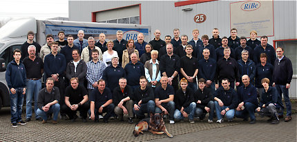 Die Belegschaft der RiBe GmbH